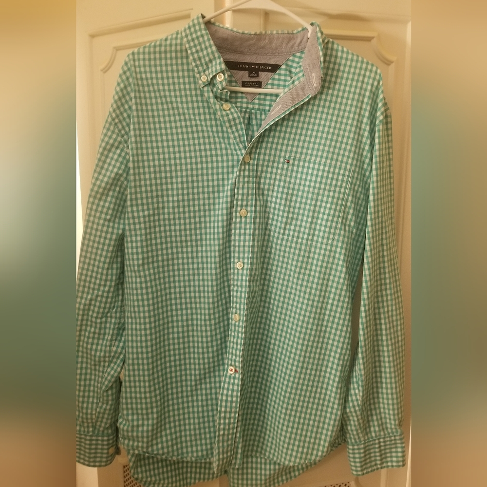 Tommy Hilfiger Dress Shirt large classic fit